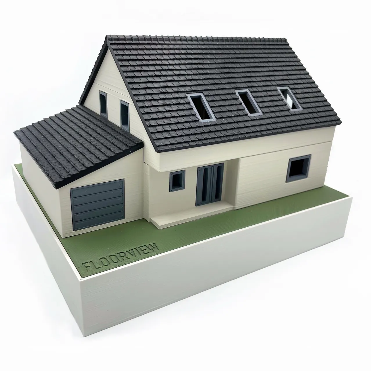 3D-gedrucktes Architekturmodell eines Einfamilienhauses von Floorview, mit Floorview-Schriftzug auf der Bodenplatte
